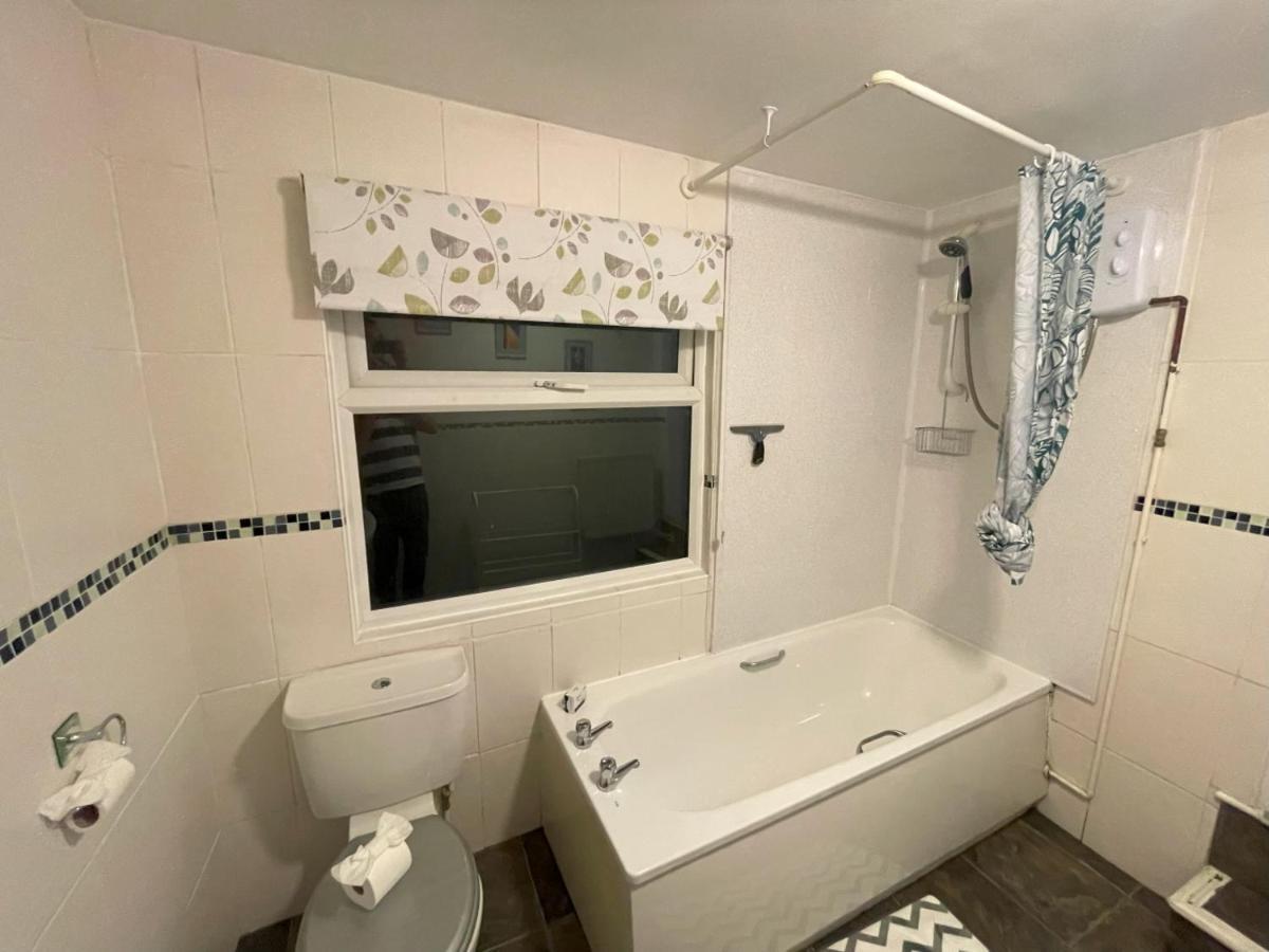 Apartment 2 Bed 1st Floor Flat Near Centre
