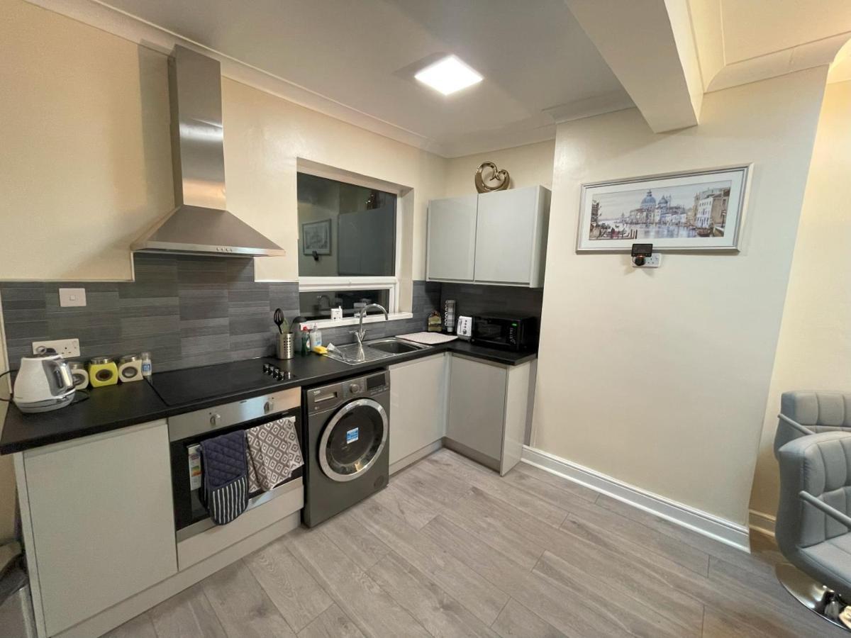 2 Bed 1st Floor Flat Near Centre Apartment Nottingham