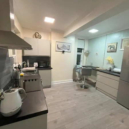 2 Bed 1St Floor Flat Near Centre Apartment Nottingham Exterior photo