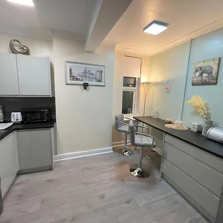 2 Bed 1St Floor Flat Near Centre Apartment Nottingham Exterior photo
